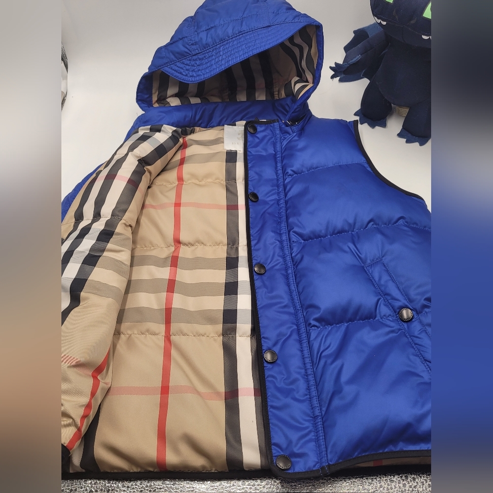 Burberry Down Puffer Vest & removable hood Size 8Y